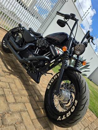 HARLEY-DAVIDSON SPORTSTER FORTY-EIGHT 